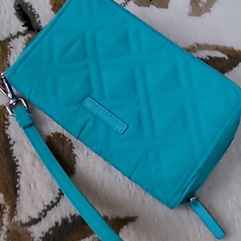 Vera Bradley RFID Turquoise Sea Grab & Go Wristlet Bag